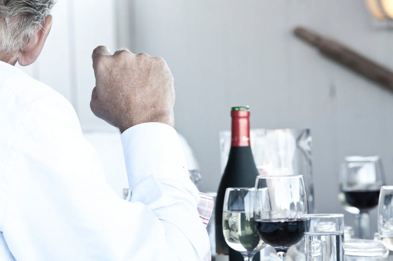 Finde heraus, ob dein Gegenüber unter einer Alkoholkrankheit leidet