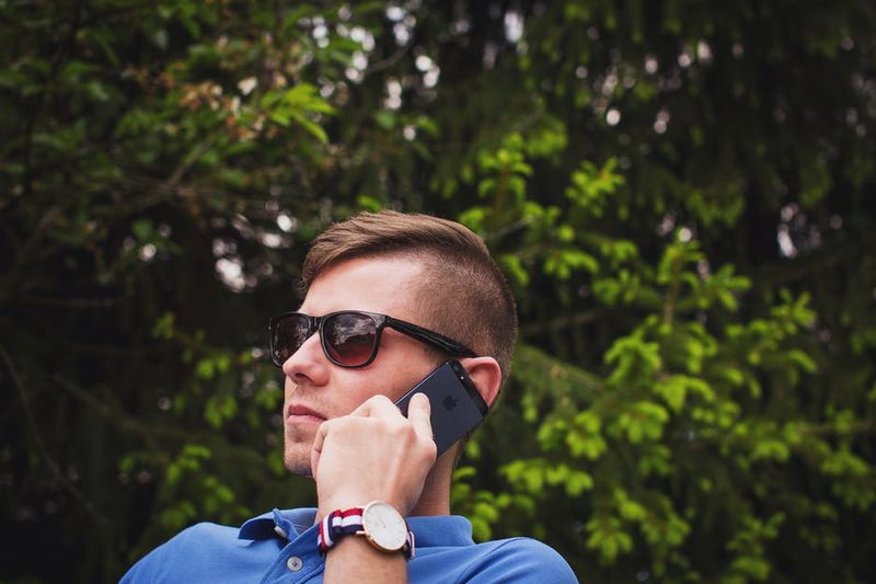 Hörst du das am Telefon, leg sofort auf!