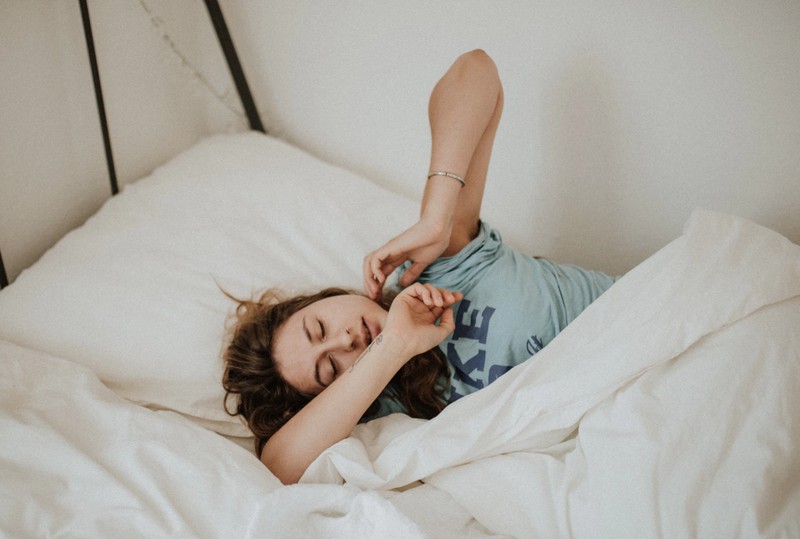 6 Gründe, warum du ohne Kleidung schlafen solltest