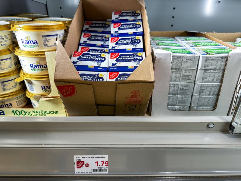 Warum solltest du keine Produkte von weiter hinten aus dem Supermarkt-Regal nehmen?