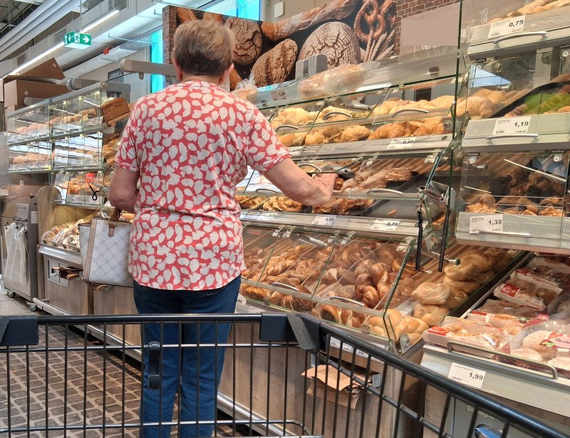 Wer Backwaren im Supermarkt anfasst, verpflichtet sich zum Kauf.