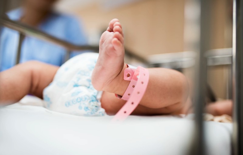 Besonderes Neugeborenes: Baby kommt auf die Welt, obwohl die Eltern bereits tot sind