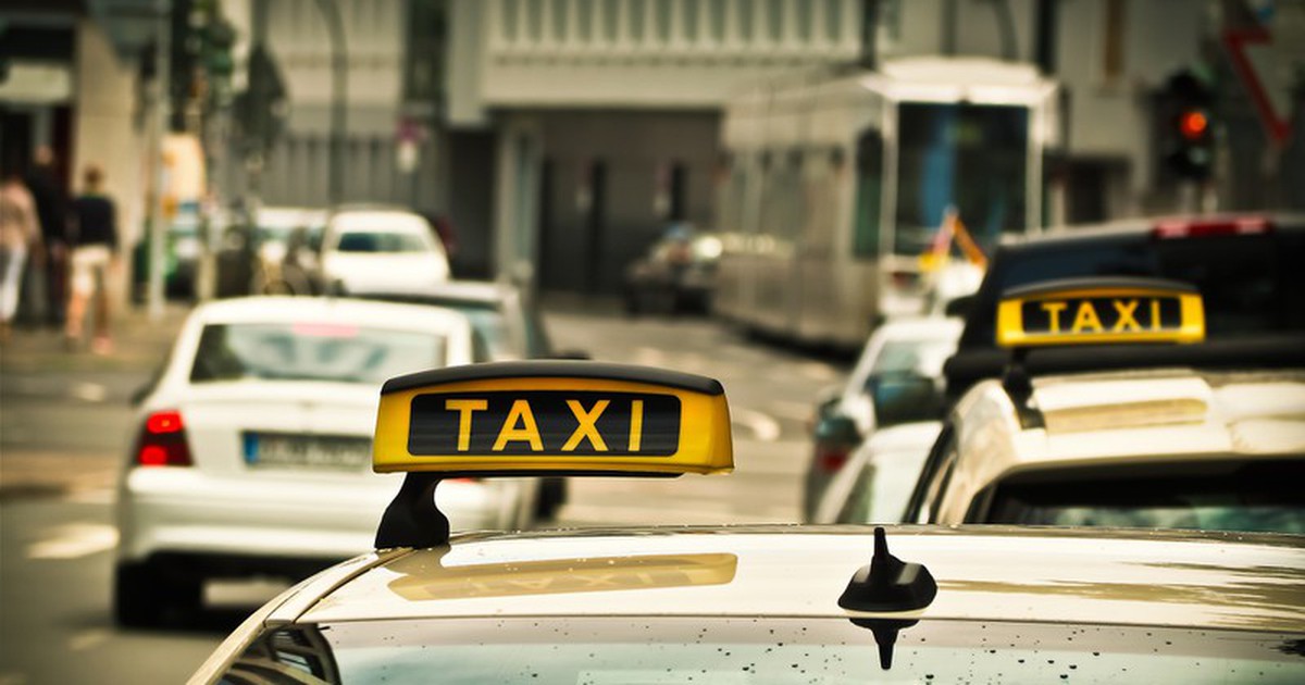 Wähle sofort den Notruf, wenn du ein Blink-Signal auf einem Taxi siehst