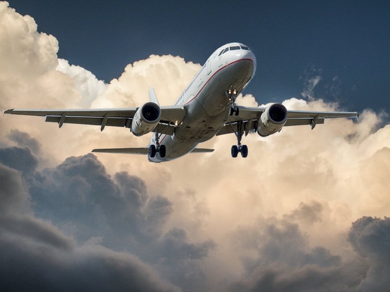 Stewardess stillt fremdes Baby - so reagiert die Mutter