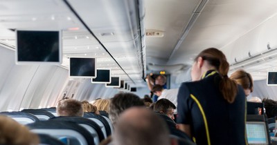 Er wollte einen Fensterplatz im Flugzeug