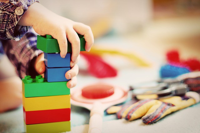 Kita-Broschüre behauptet: So erkennt man, welche Kinder Nazi-Eltern haben