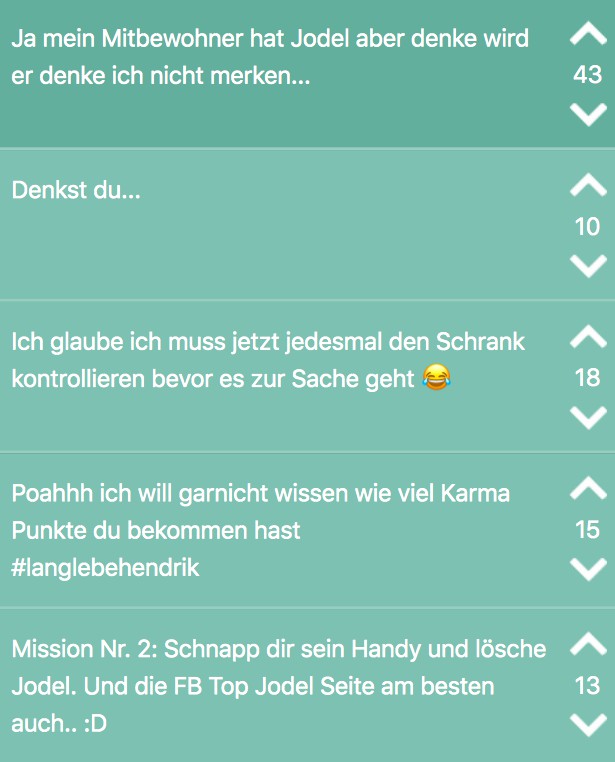 Jodler versteckt sich im Schrank, während sein Mitbewohner weiblichen Besuch hat...