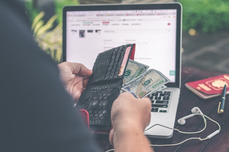 Sie machte aus 10€ eine Million - mit diesem Trick: