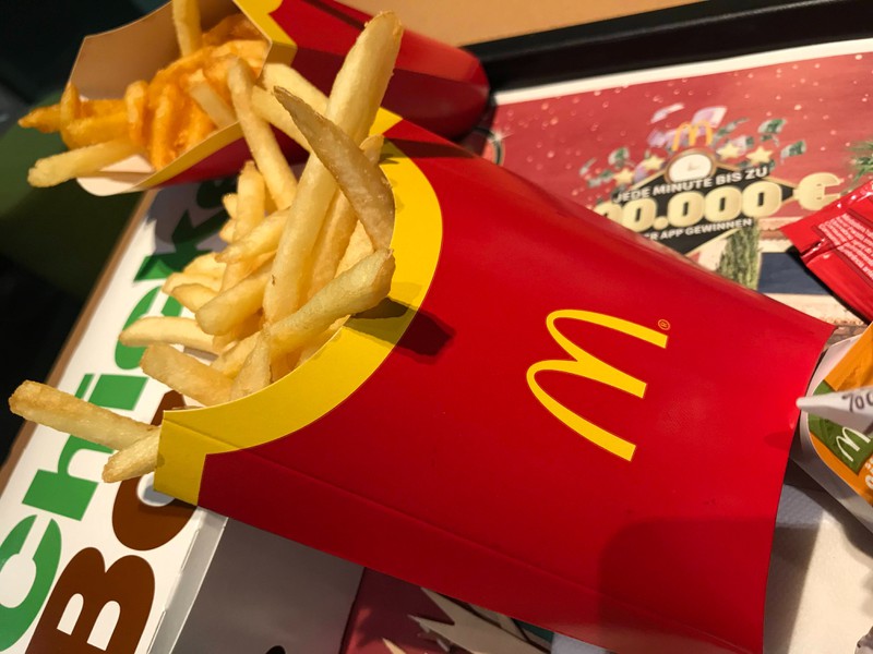 Die Verpackung von Pommes bei McDonald's hat eine kleine Extra-Funktion.