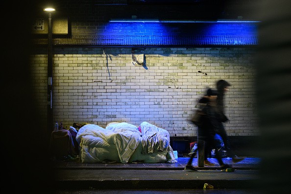 70 Obdachlose können während der Kältewelle in Hotel schlafen - wegen eines Unbekannten