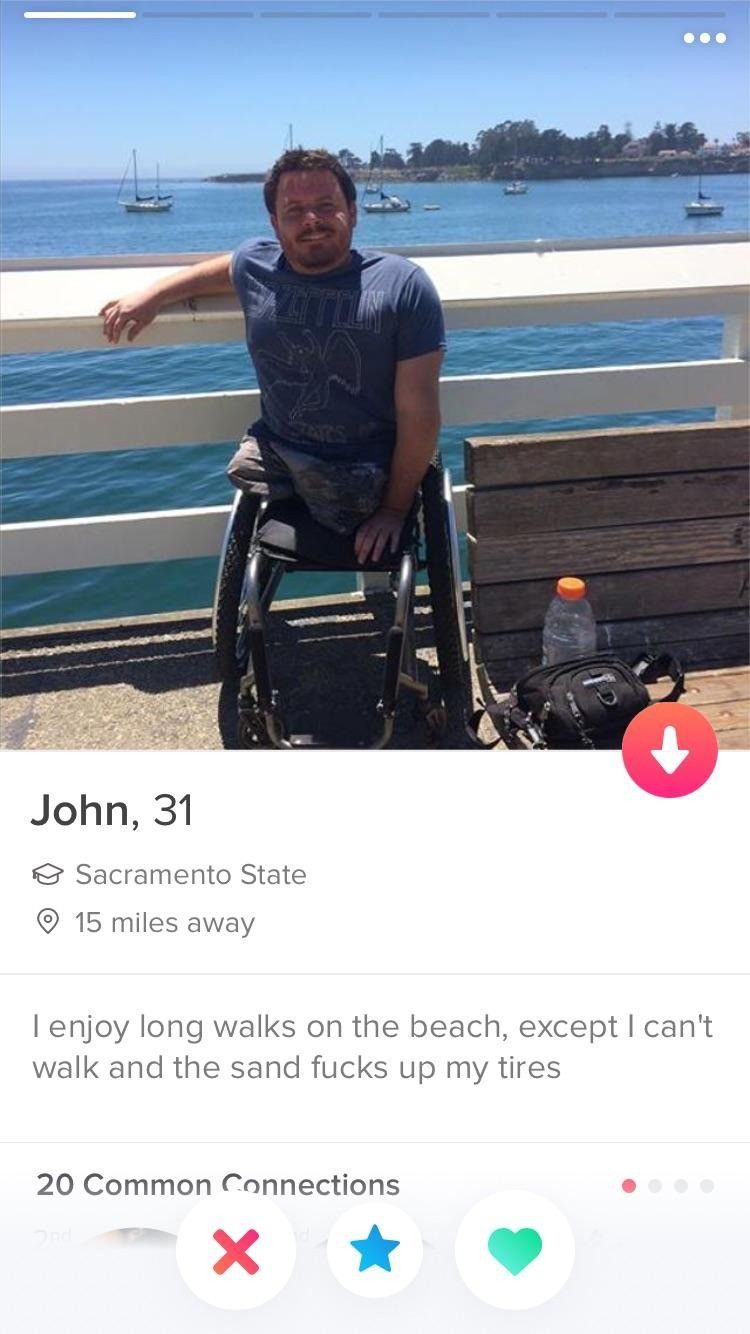 Dieser Tinder-User zeigt, dass er trotz seines Handicaps ein ganz normales Leben führen kann.