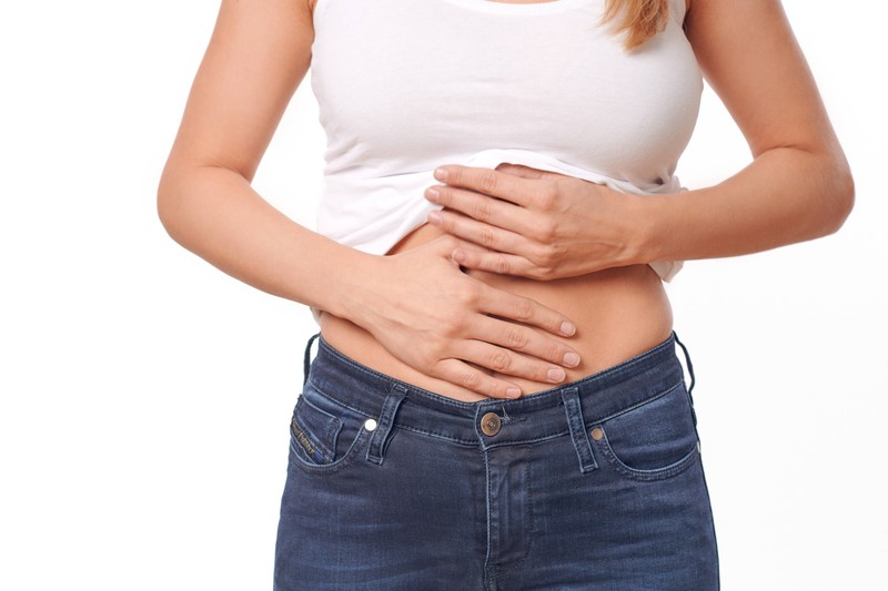 Von Blähungen spricht man, wenn das Gas im Bauch vermehrt, dauerhaft oder mit Beschwerden auftritt.