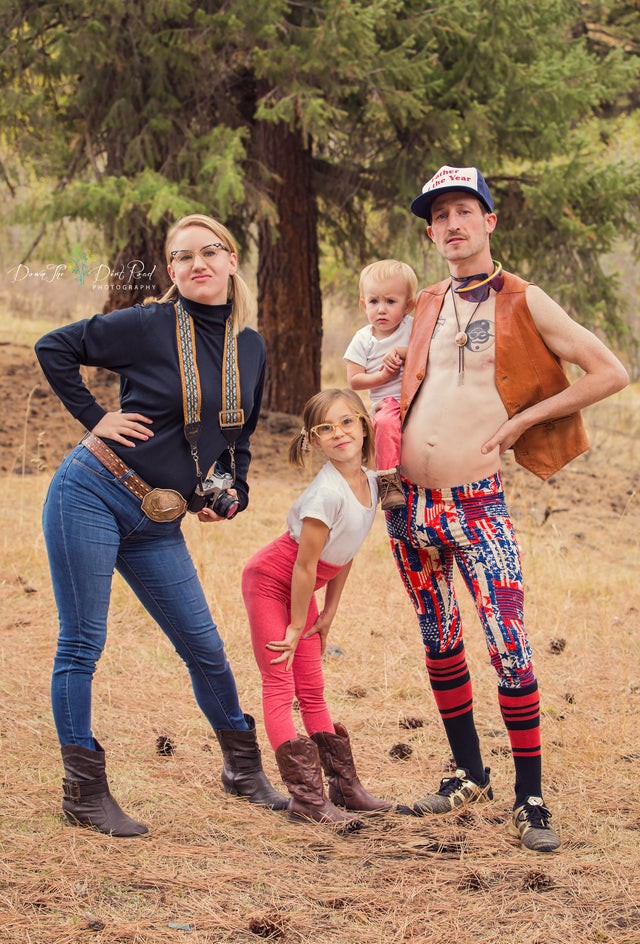 Dieses Bild zeigt ein peinliches Familienfoto.