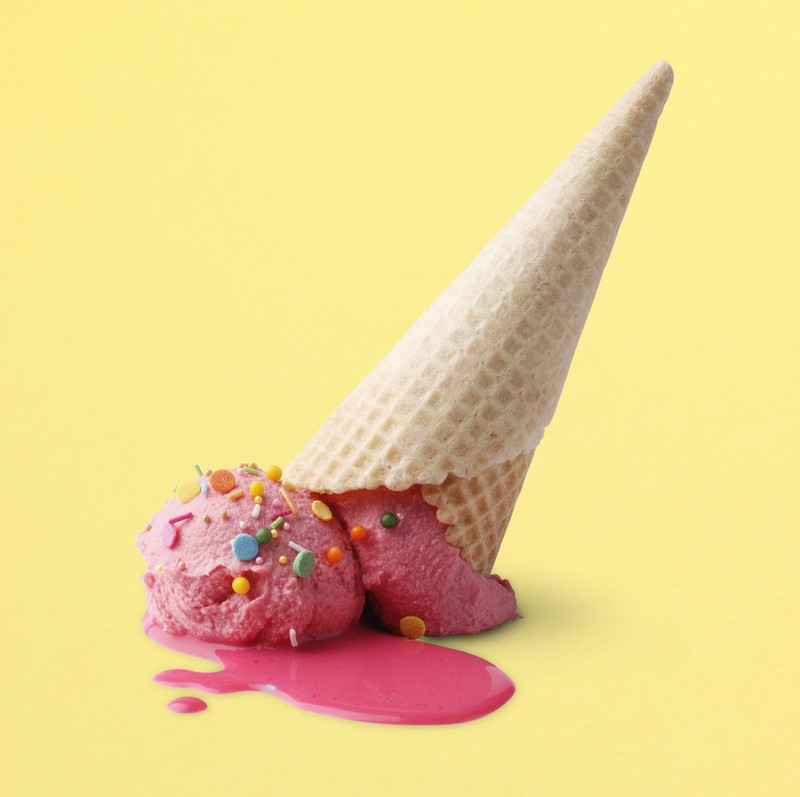 Ein Eis am Boden