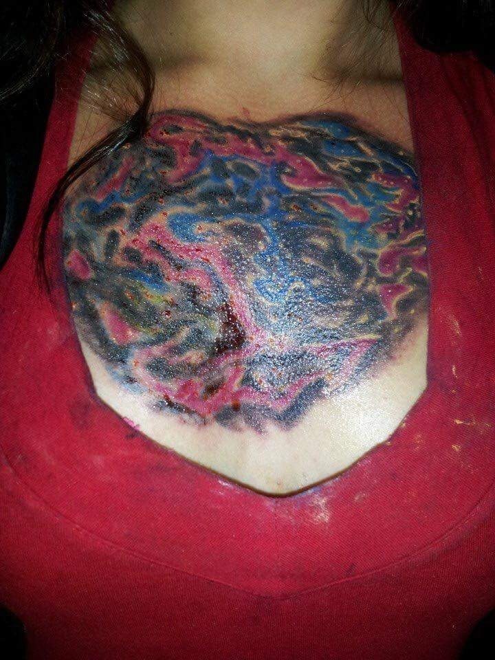 Das Tattoo ist ziemlich uneindeutig.