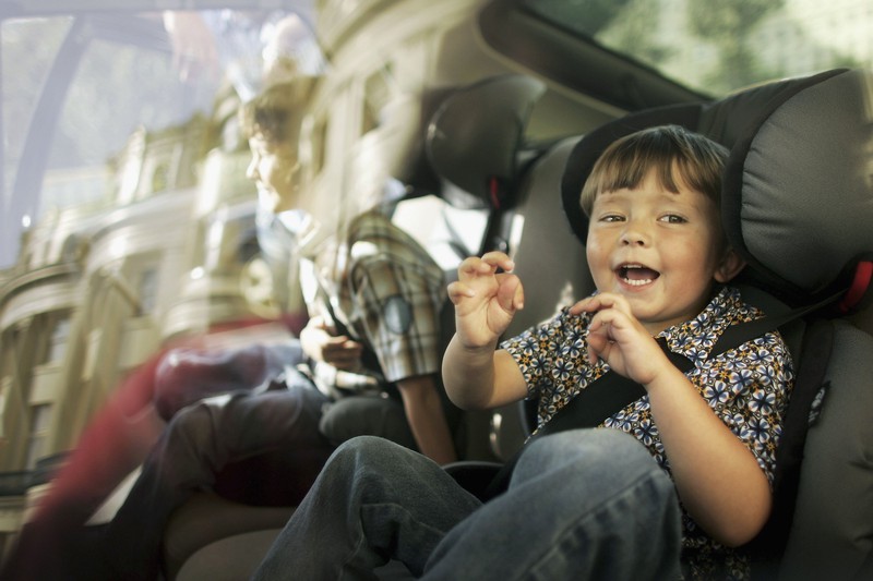 Kind im Auto