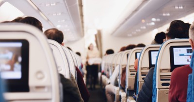 Die seltsamsten & lustigsten Dinge, die im Flugzeug passiert sein sollen