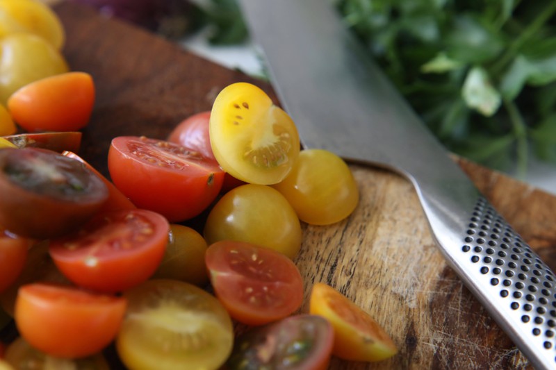 Machst du den Fehler beim Zerschneiden von Cherry-Tomaten auch oft?