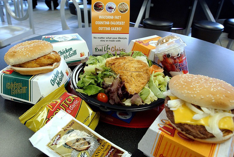 Ein Mc Donalds Salat, oder ein Getreidemüsli sind nicht gesünder als die Burger, was die Mitarbeiter aber auch nie sagen würden
