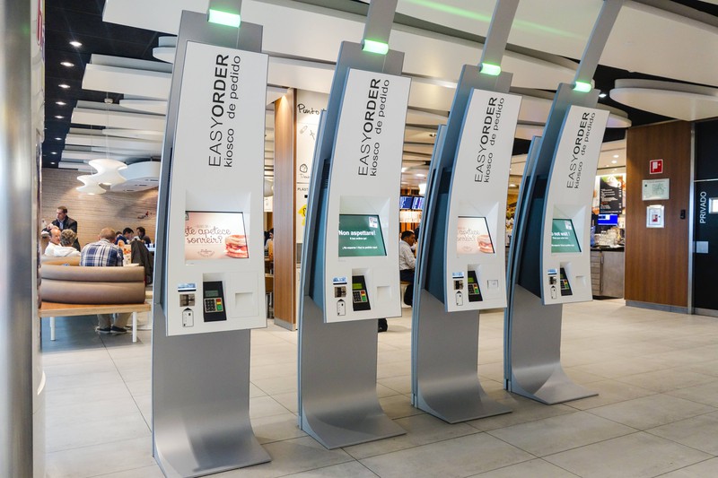 In Fast Food Restaurants per Bestelldisplay bestellen ist nicht immer ein Vorteil, sagen Mitarbeiter