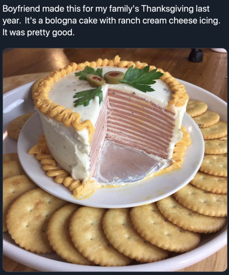 Komischer Küchen-Fail in Form eines Kuchens