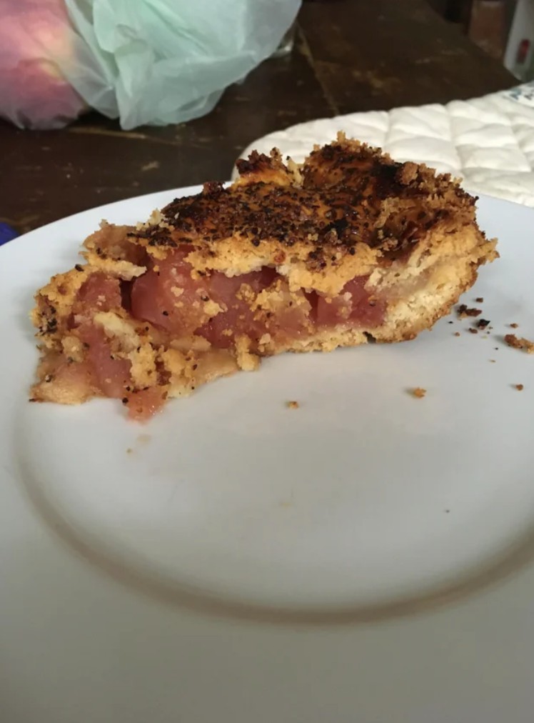 Ein Kuchen, der ein Kochunfall ist und einem den Appetit vertreibt