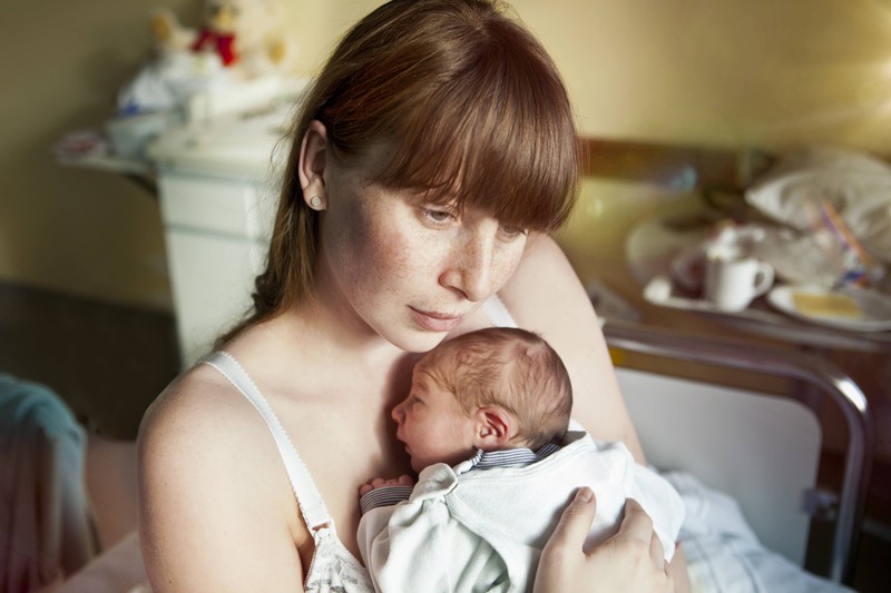 Mütter sollten sich für ihr Neugeborenes informieren, an welchen Krankheiten sie erkranken könnten.
