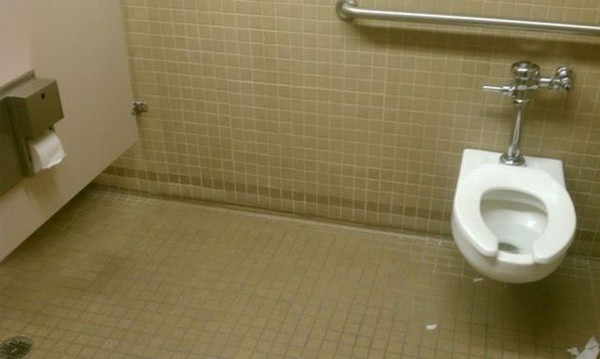 Das sind die schlimmsten Bad Toiletten Design Fails