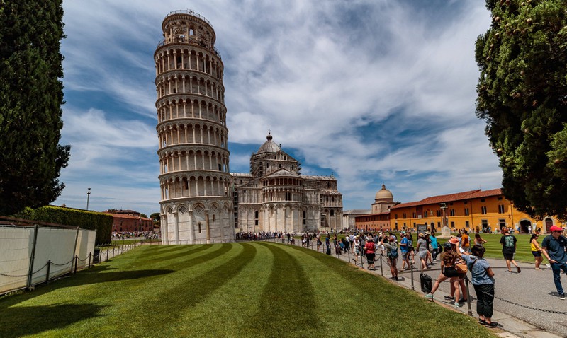 Der Schiefe Turm von Pisa ist von innen hohl