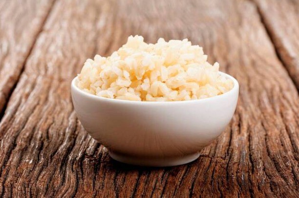 Reis ist aufgrund seiner empfindlichen Textur und seines hohen Wassergehalts ein Lebensmittel, das nicht ideal für das Einfrieren geeignet ist.