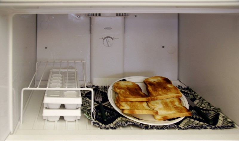 Nicht alles gehört in den Kühlschrank! Du solltest also schon auf die "Funktionen" deiner Haushaltsgeräte achten, bevor du sie nutzt.