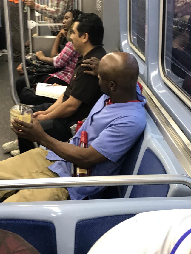 Jeder kennt Menschen, die in der U-Bahn Alkohol trinken