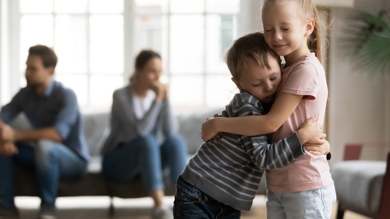 Die Eltern hatten ein Geheimnis: Die angebliche „Schwester“ existiert gar nicht!