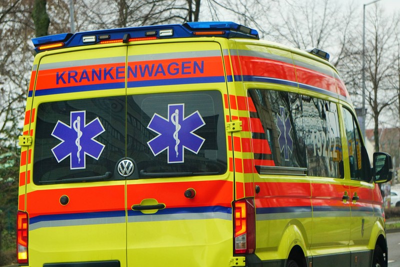Auch Rettungssanitäter*innen kommen in spezielle Situationen.