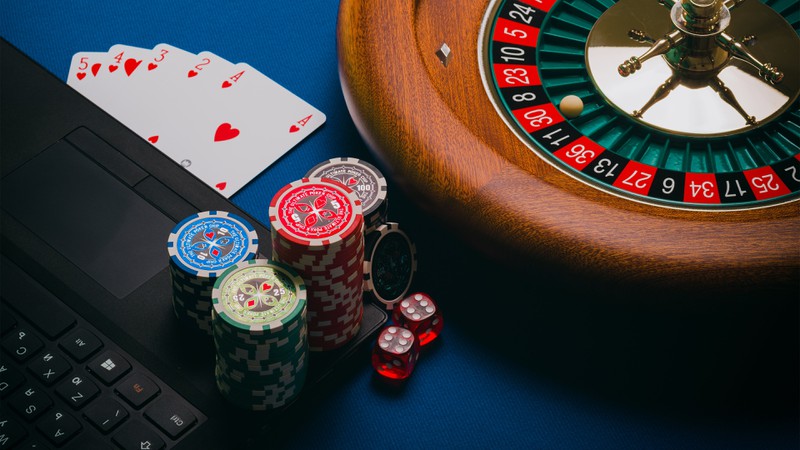 High Roller Casinos: Wo man unnütz unglaublich viel Geld ausgeben kann*