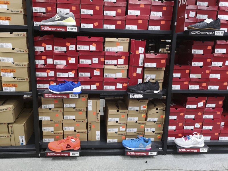 Auch bei Schuhen und Lederwaren wird das Sortiment in nächster Zeit etwas spärlicher.