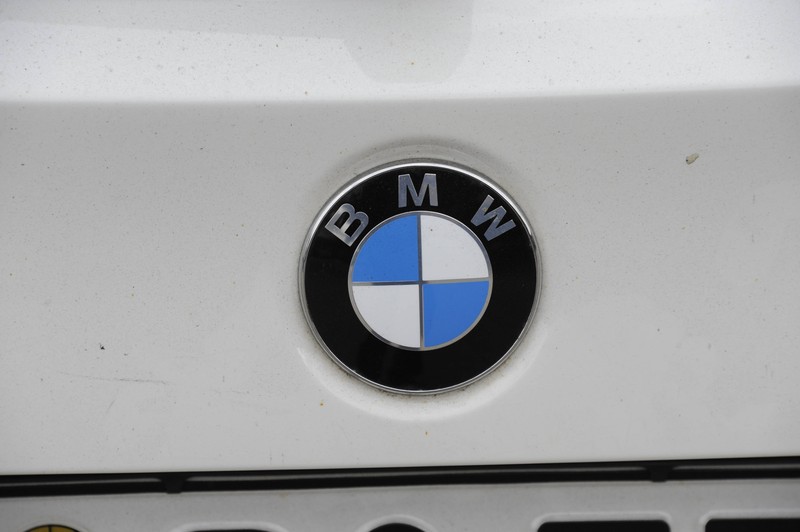 BMW ruft weltweit tausende Modelle wegen Brandgefahr zurück.