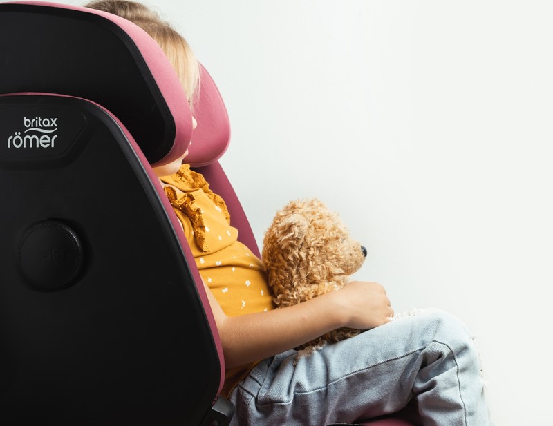 Der ADAC warnt nach mangelhaftem Crashtest Eltern vor zwei Kindersitz-Modellen.