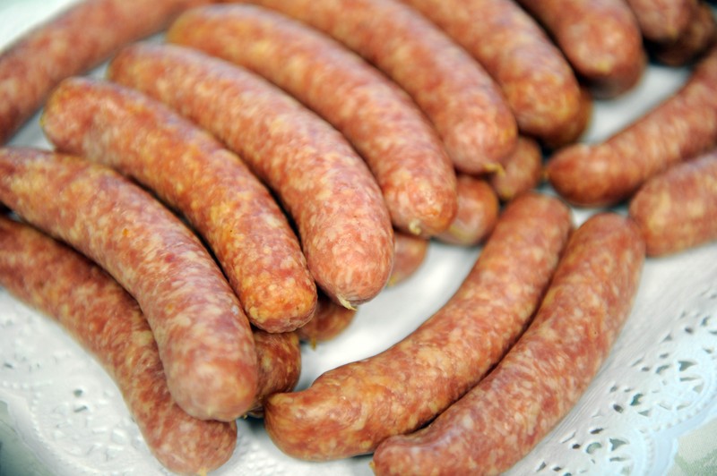 Verschiedene Sorten Wurst der Fleischwaren Wulff GmbH & Co. KG werden bundesweit zurückgerufen.