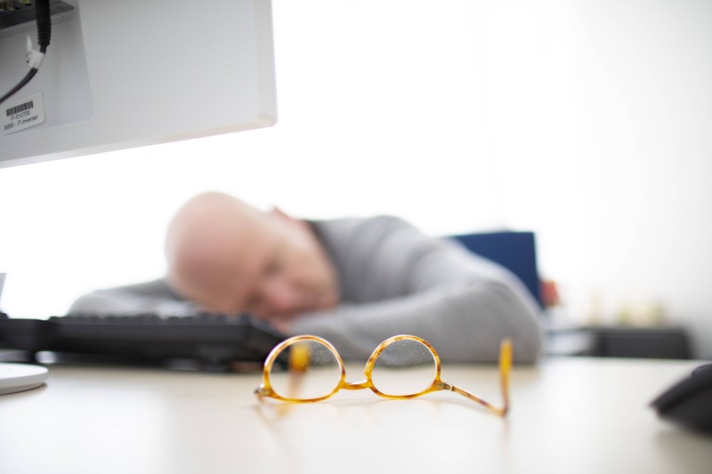 Schlafprobleme können bei Hitze sehr anstrengend sein.