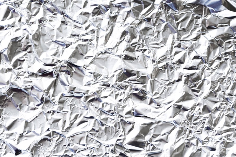 Die zwei Seiten von Aluminiumfolie haben einen Sinn.