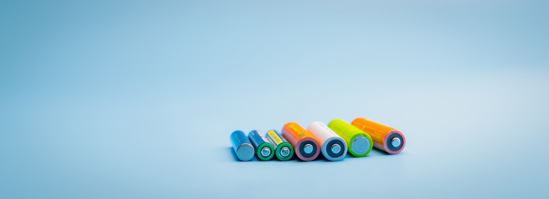 Man kann ganz einfach herausfinden, ob eine Batterie noch funktioniert, oder sie schon nicht mehr geht.