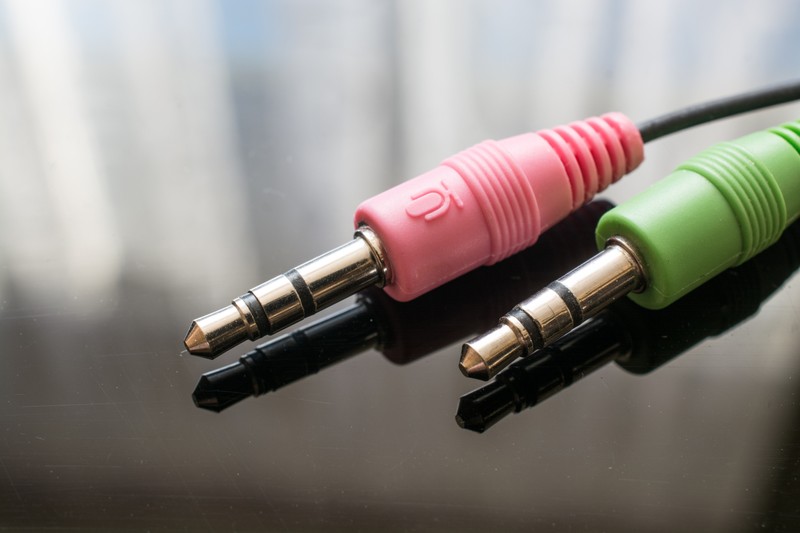 Welche Funktion haben die Ringe der Stecker von Kopfhörern?
