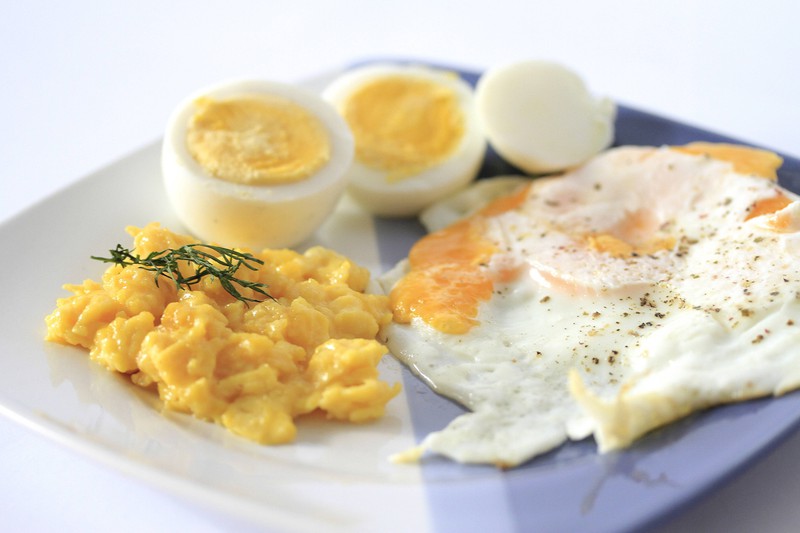 Auch gekochte Eier solltest du lieber nicht erneut erwärmen.