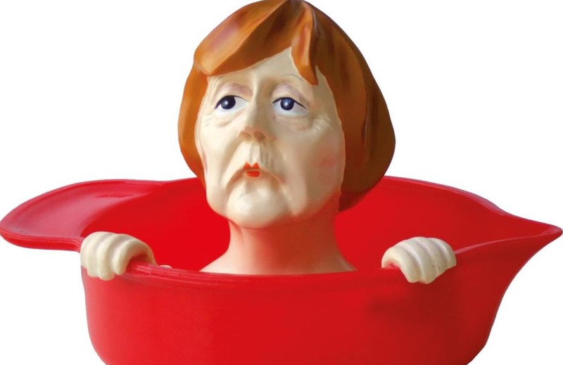 Zitronenpresse - Angela Merkel Edition ist ein lustiges Gadget, das in keiner Küche fehlen darf.