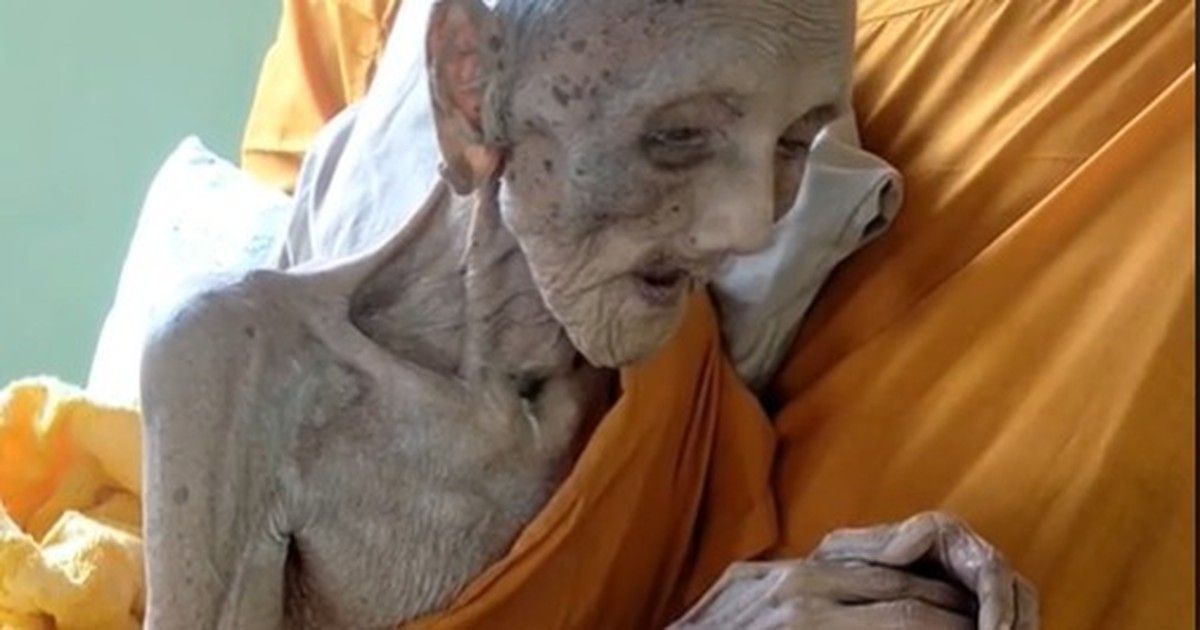 Uralt: Mönch soll 109 Jahre alt sein - und geht auf TikTok viral