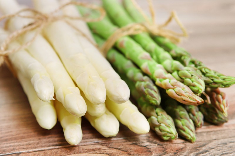 Grüner und weißer Spargel sind in der Küche nicht einfach austauschbar.