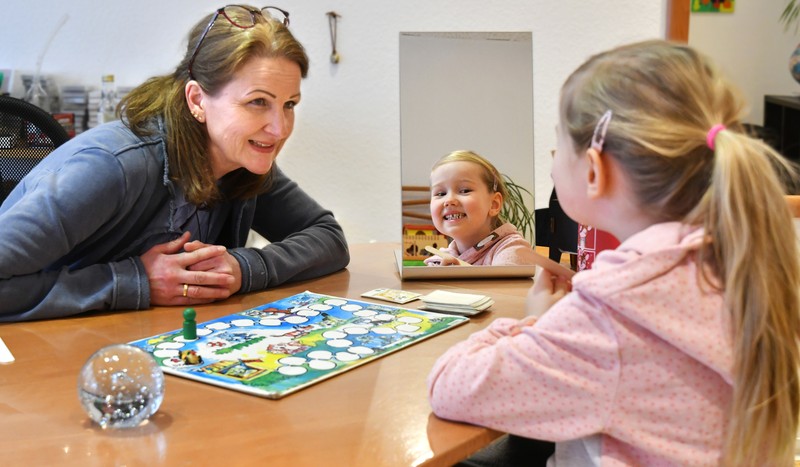 Logopäden bringen Kindern sprechen bei