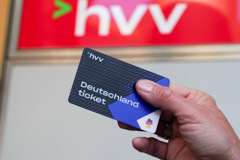 Die Kosten für das Deutschlandticket steigen weiter an.