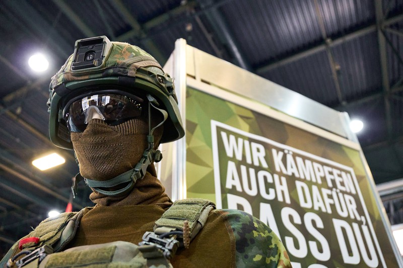 Initiative zahlt im Zweifel das Bußgeld für Männer, die den Fragebogen der Bundeswehr nicht ausfüllen.